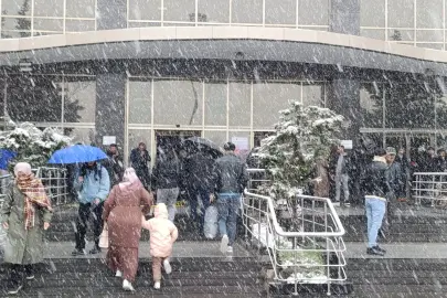 Van’da Nisan ayında kar yağışı