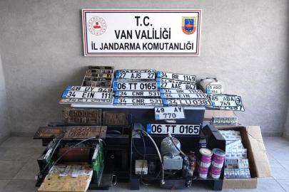 Van'da Sahte Plaka Satan 4 Kişi Yakalandı