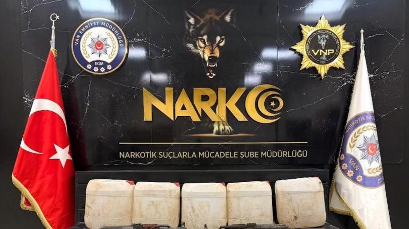 Van'da Uyuşturucu Operasyonu: 162 Kilo Asetik Anhidrit Ele Geçirildi