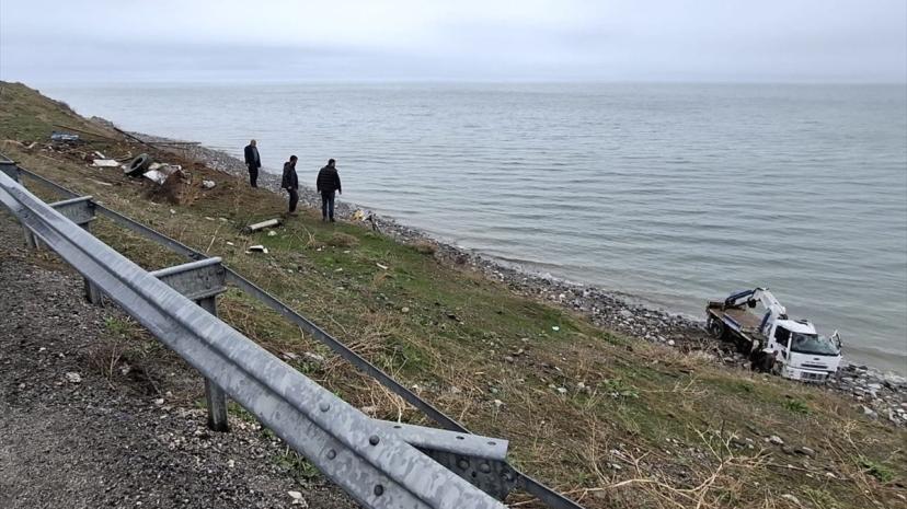 Van'da Vinç Takla Attı, Sürücü Yaralandı
