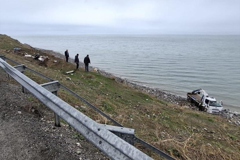 Van'da Vinç Takla Attı, Sürücü Yaralandı