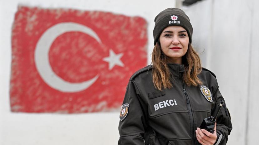 Van'ın tek kadın bekçisi şehit babasının izinden gidiyor