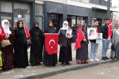 Vanlı Anne: "Bu bayrak için ölün"