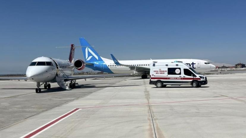 Vanlı iki çocuk için ambulans uçak havalandı