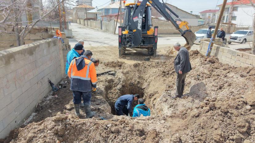 VASKİ Ekipleri Karşıya Mahallesi’nde İçme Suyu Sorununu Giderdi