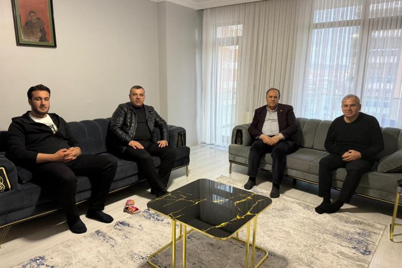 VATSO Başkanı Kandaşoğlu Vanlı gazeteci Osman Nuri Yıldız'ı ziyaret etti