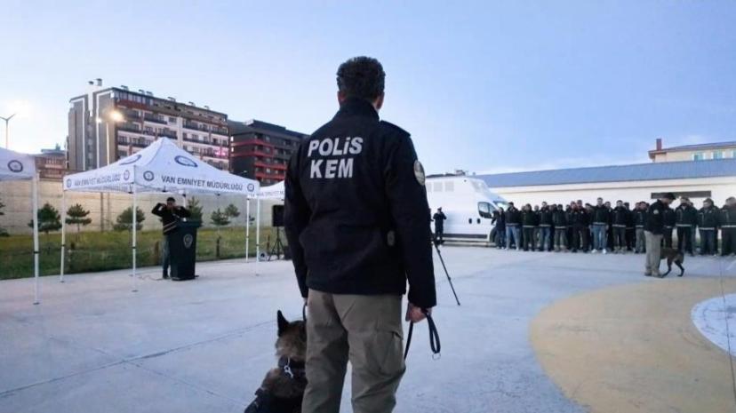 11 ilde eş zamanlı 'NarkoKapan-Van' uyuşturucu operasyonu: 78 gözaltı