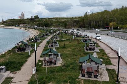 EDREMİT MESİRE ALANI’NA 75 ADET YENİ BARBEKÜ KURULDU