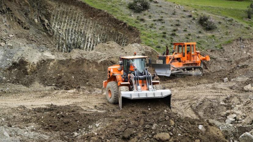 Hakkari yolundaki heyelan riskine karşı 'mühendislik' uyarısı