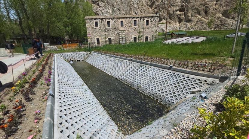 İnci kefalleri tarihi Horhor Camii'ne konuk oldu