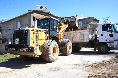 İpekyolu Belediyesi Metruk Yapıyı Yıktı