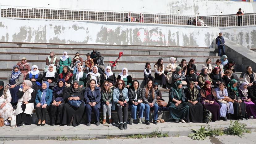 Tuşba Belediyesi'nden kadınlarla dengbêj etkinliği