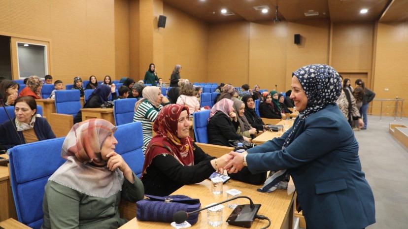 Tuşba’da Anneler Günü’ne özel etkinlik: Kadınlar “Demsala Dawî” belgeselinde buluştu