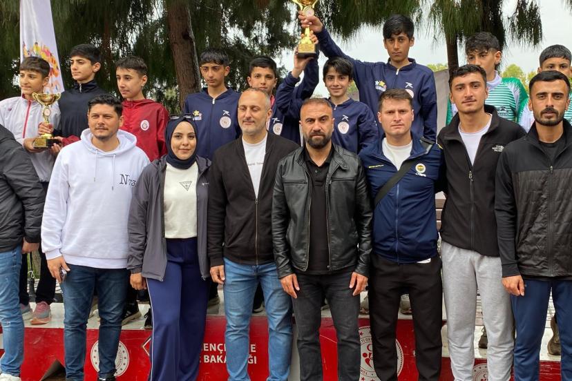 VAN BÜYÜKŞEHİR BELEDİYESPOR ATLETLERİNDEN TARİHİ BAŞARI