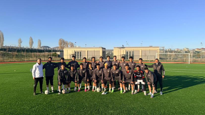 VAN BÜYÜKŞEHİR BELEDİYESPOR U-18 TAKIMI BÖLGE ŞAMPİYONASINA HAZIRLANIYOR