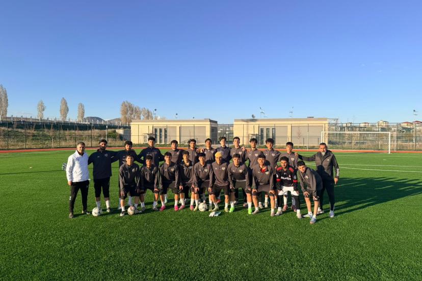 VAN BÜYÜKŞEHİR BELEDİYESPOR U-18 TAKIMI BÖLGE ŞAMPİYONASINA HAZIRLANIYOR