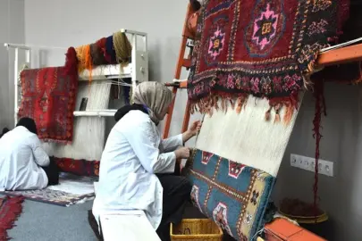 Van’da halılar ilmek ilmek dokunuyor