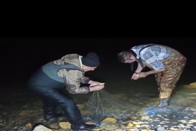 Van'da kaçak avlanan 100 kilo canlı inci kefali tekrar suya bırakıldı