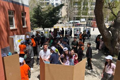 Van'da öğrencilerin hazırladığı projeler bilim fuarında sergilendi