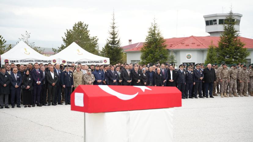 Van'ın şehidi son yolculuğuna uğurlandı