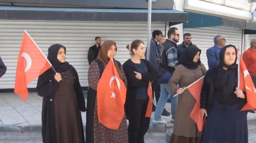 Vanlı annelerin evlat nöbeti devam ediyor