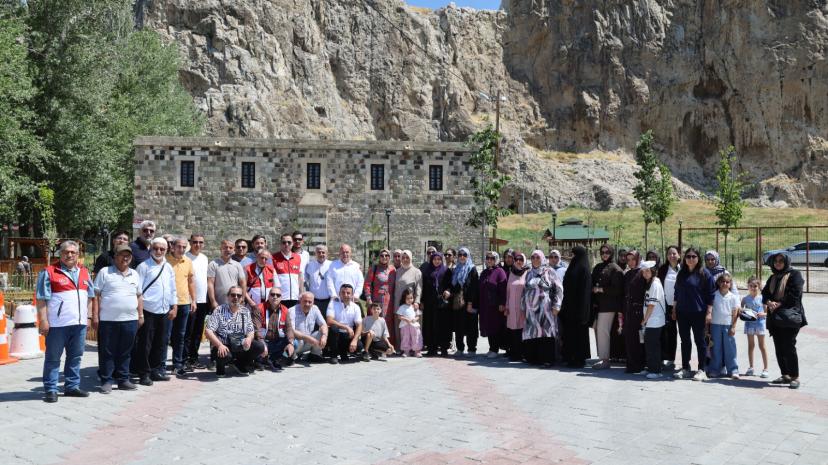 Elazığlı şehit ve gazi aileleri Van'a hayran kaldı