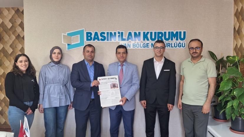 GELECEĞİN MANŞETLERİNİ ATIP BİRİNCİ OLDULAR, ÖDÜLLÜ GAZETEYİ BİK’E SUNDULAR…