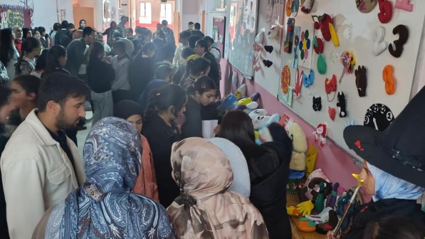 Muradiye MTAL’den ortaokul öğrencilerine bölüm tanıtım sergisi