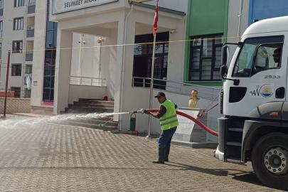 VAN BÜYÜKŞEHİR BELEDİYESİ KENT GENELİNDE TEMİZLİK ÇALIŞMALARINI SÜRDÜRÜYOR