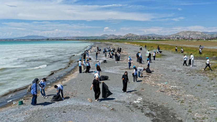 VAN BÜYÜKŞEHİR BELEDİYESİ’NDEN ‘ÇEVRE GÜNÜ’NDE ANLAMLI ETKİNLİK