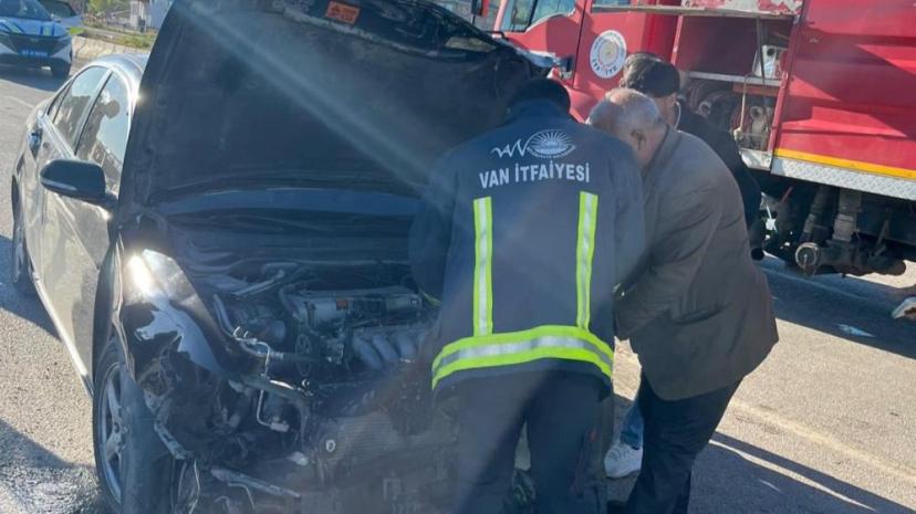 Van Özalp'te zincirleme kaza: 4 yaralı