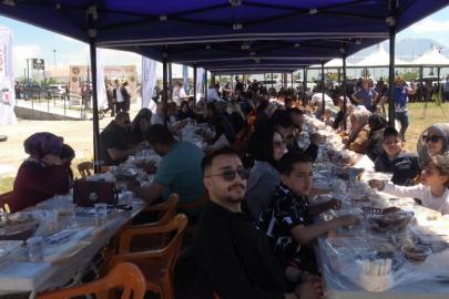Van'da 'Dünya Kahvaltı Günü' renkli görüntülerle kutlandı