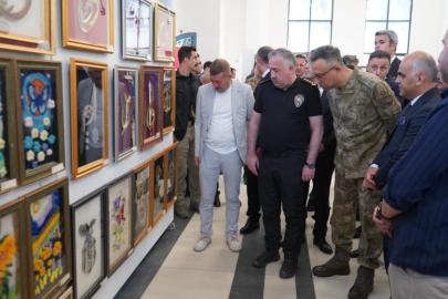 Van’da hükümlü ve tutukluların yaptığı eserler sergilendi