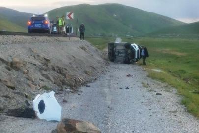 Van'da şarampole yuvarlanan kamyonetin sürücüsü yaralandı