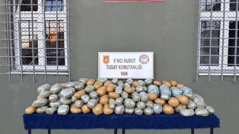 Van'da Sınırda Uyuşturucu Ele Geçirildi