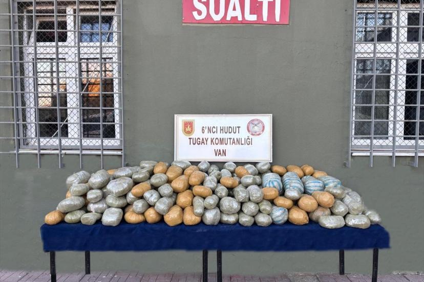 Van'da Sınırda Uyuşturucu Ele Geçirildi