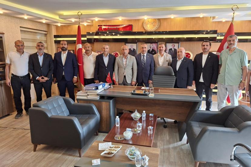 AK Parti heyetinden MHP’ye ziyaret