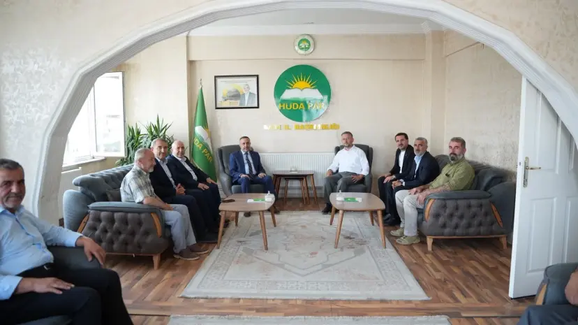 AK Parti Van İl Başkanlığından siyasi partilere ziyaret