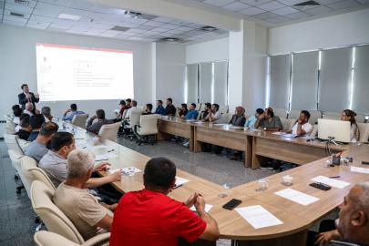 BÜYÜKŞEHİR BELEDİYESİNDEN ÇALIŞANLARINA 'İŞ GÜVENLİĞİ' EĞİTİMİ