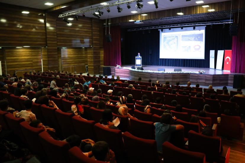 BÜYÜKŞEHİR BELEDİYESİNDEN MALAZGİRT KONULU KONFERANS