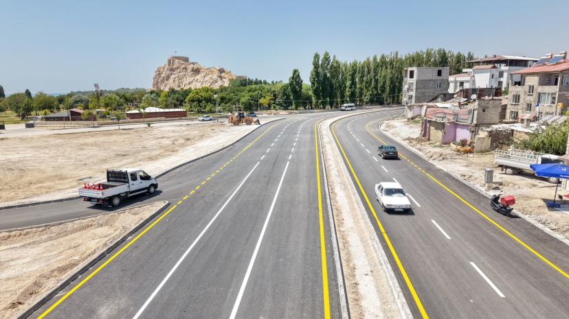 HATUNİYE-KALE KAVŞAĞI BAĞLANTI YOLU TAMAMLANDI