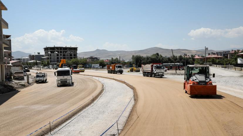 HATUNİYE YOLU İKİNCİ ETAPTA ÇALIŞMALAR DEVAM EDİYOR