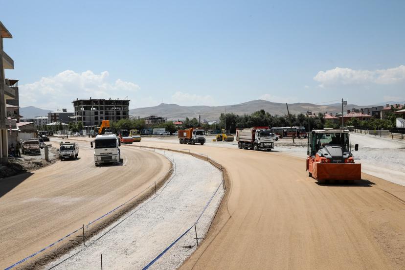 HATUNİYE YOLU İKİNCİ ETAPTA ÇALIŞMALAR DEVAM EDİYOR