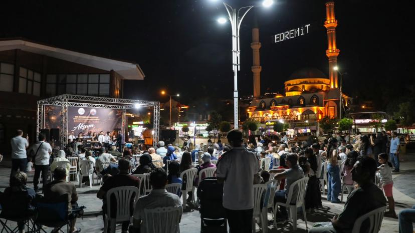 VAN BÜYÜKŞEHİR BELEDİYESİ KONSERVATUVARI EDREMİT’TE KONSER VERDİ