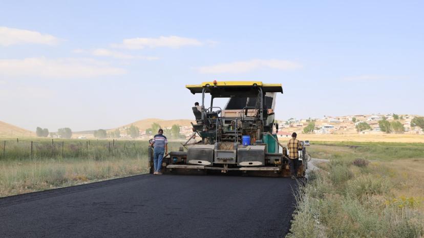 VAN BÜYÜKŞEHİR BELEDİYESİ SARAY’DA ASFALT ÇALIŞMALARINA HIZ VERDİ
