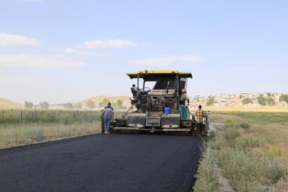 VAN BÜYÜKŞEHİR BELEDİYESİ SARAY’DA ASFALT ÇALIŞMALARINA HIZ VERDİ