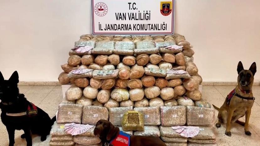 Van'da 333 kilo skunk ele geçirildi
