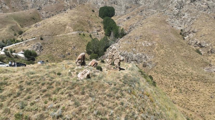 Van'da tahrip edilen tarihi kilise ve mezarlık için koruma çalışması başlatıldı