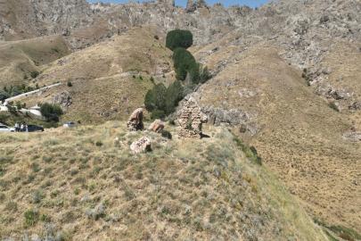 Van'da tahrip edilen tarihi kilise ve mezarlık için koruma çalışması başlatıldı
