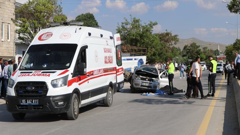 Van'da trafik kazası: 2 ölü 3 yaralı